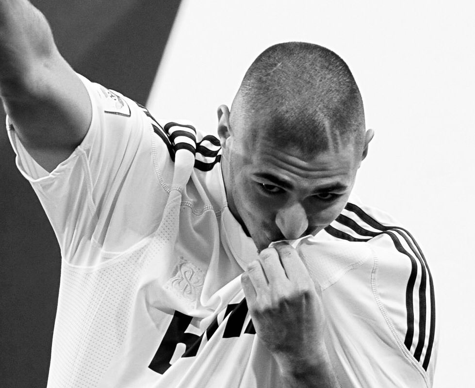 PatrickAdemo's tweet image. Respect Benzema, ça fait trop bizarre 

Va prendre tes 200 millions annuels en Arabie tu l’as mérité