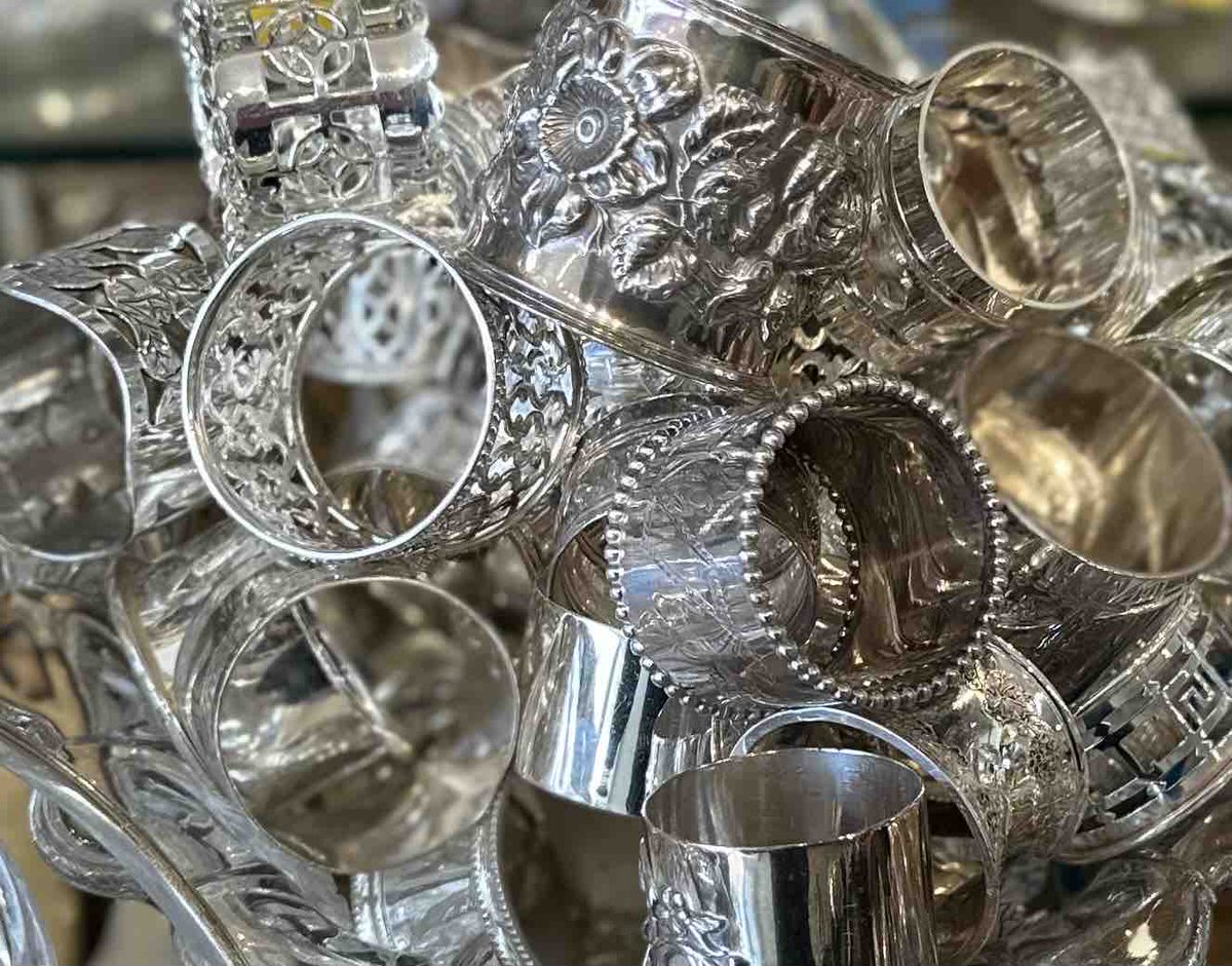 For the finishing touch to the perfect Sunday roast.  Antique & vintage napkin rings.  Always a good selection in stock, both silverplated and silver. #napkinring #antiquenapkinrings #napkin #tabledecorations #barham_antiques