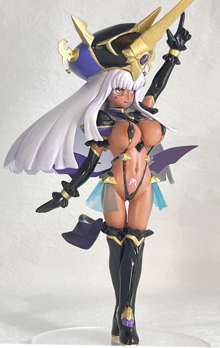 別アングル追加。
ポーズ見得が良い角度、側胴、隠れてたお尻と背中、脚と淫紋 https://t.co/Ac76FKdQQz