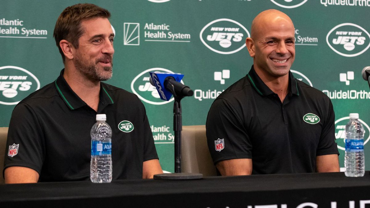 Why Jets coach Robert Saleh expects Aaron Rodgers to make his job 'easier' #Jets #NYJets https://t.co/ug38TFaYbb https://t.co/osEKmUcao6