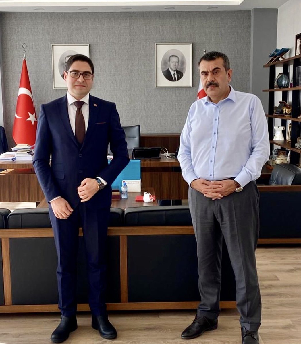 Değerli hocam, Milli Eğitim Bakanlık görevinizi tebrik eder devletimize ve milletimize hayırlı olmasını dilerim.