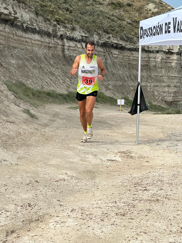 EntreCortadosCa's tweet photo. 👿Podium de la VIII Ruta de los Cortados masculino y femenino para Juan José Martínez de #MarazuelaRunTri y Eli Pinheiro de #ClubFuensaldaña 👏👏👏 https://t.co/vL99dQzVfN