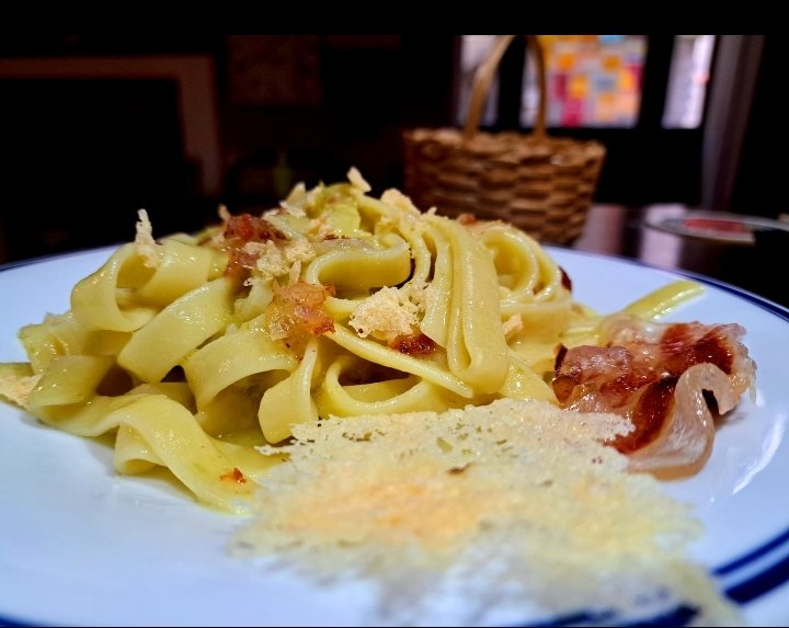 Francescoarm71's tweet photo. Tagliatelle asparagi e guanciale croccante https://t.co/wiy594kPs6