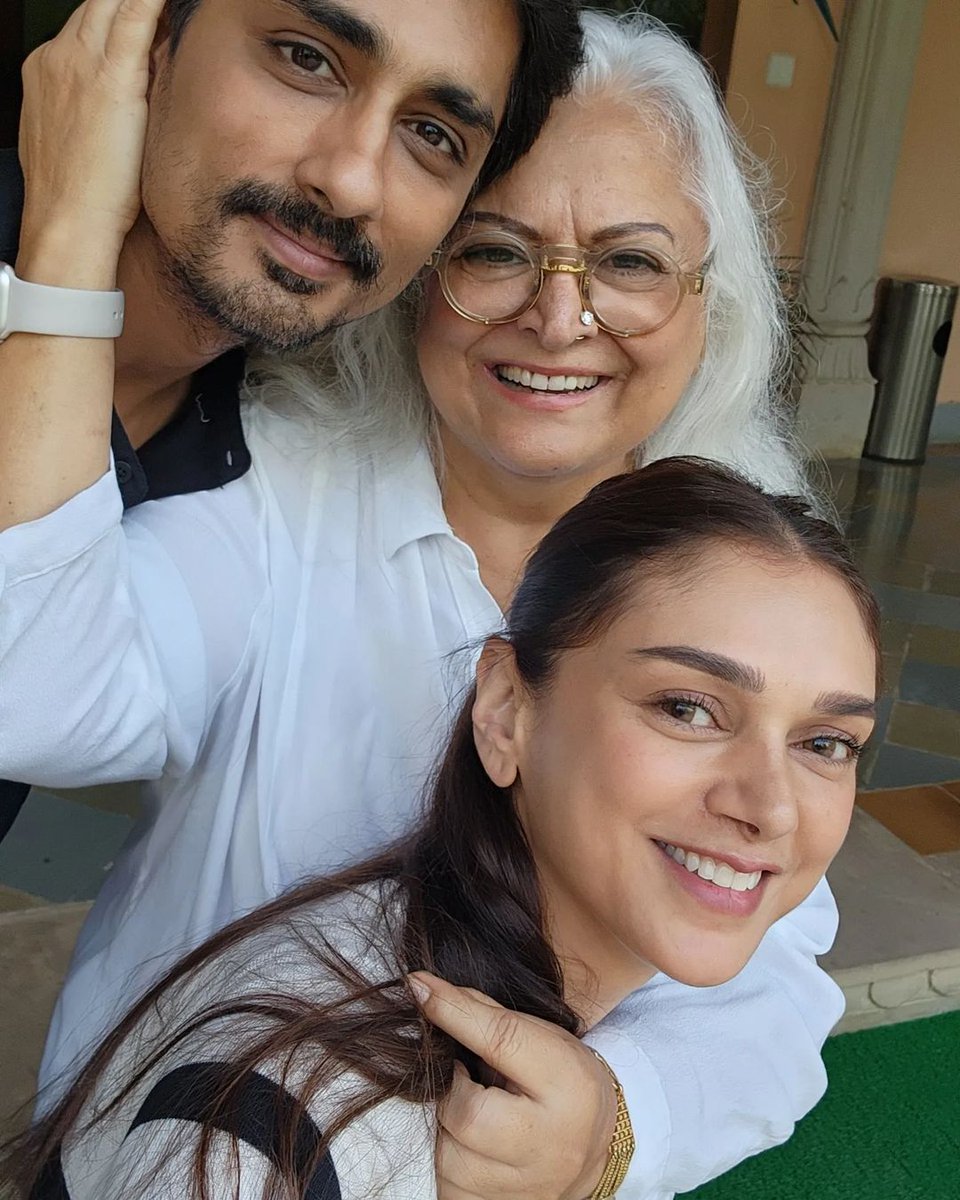 #AditiRaoHydari & #Siddharth New pic.