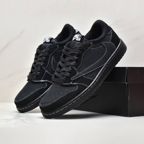 🚨 RARE SNEAKER GIVEAWAY 🚨

We’re giving away 1 pair of Air Jordan 1 Low x Travis Scott 'Black Phantom' 

⚫️ 👻 Only for SOL3MATES OG NFT holders

⏰ Registration ends on Jun 11, 2023 1:00 PM CEST

All details in our Discord 👇
discord.com/invite/8wjD9us…