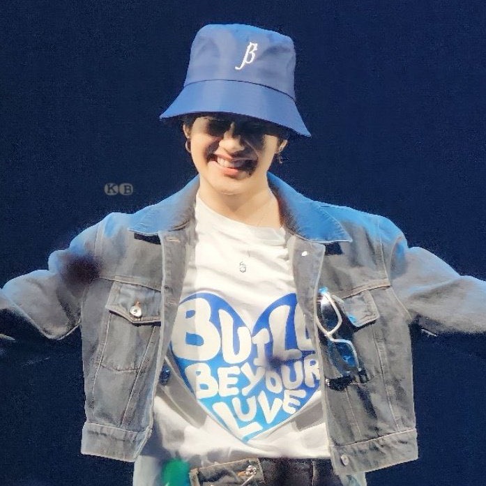Venus122564's tweet photo. I want to give you a hug and let the whole world know
#BuildThe1stConcert https://t.co/ZEt1DPM9jR