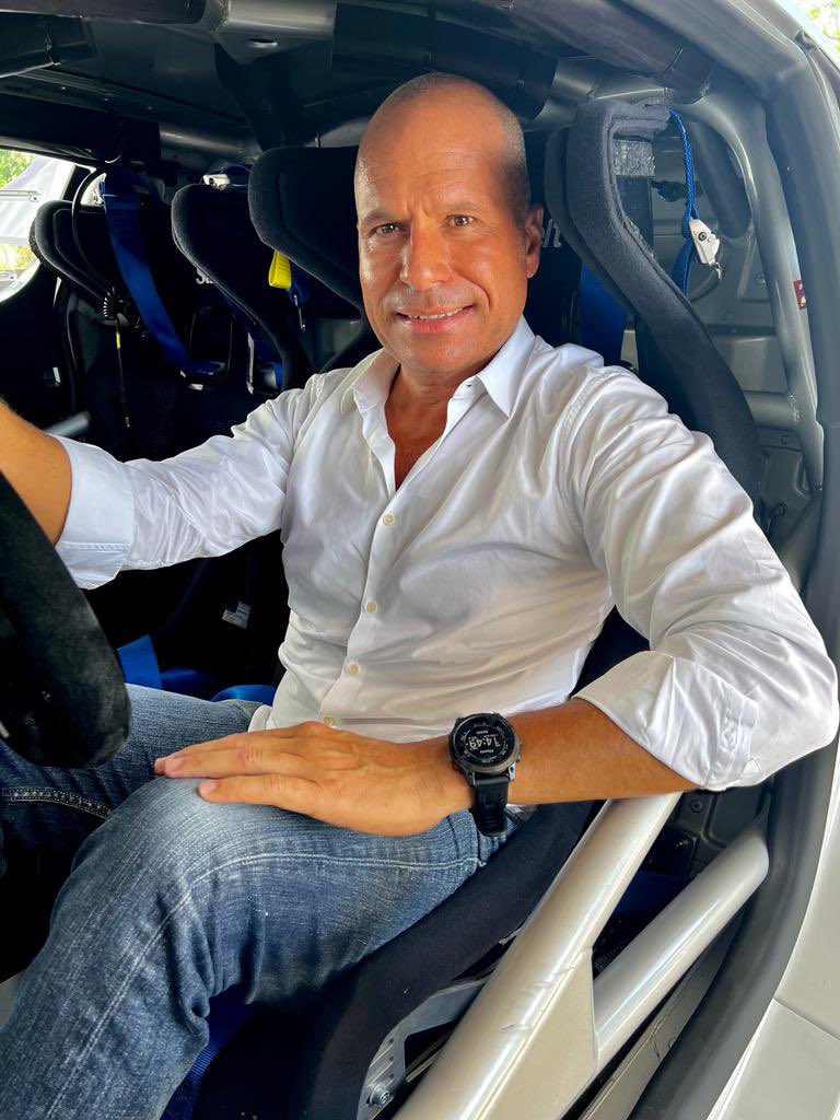 Je me suis tellement fait plaisir au Rallye Madinina la semaine dernière, est-ce que je n’irai pas faire le Rallye des Grands Fonds prochainement 🤭 ?! 

Restez connectés 📲

#motorsport #passion