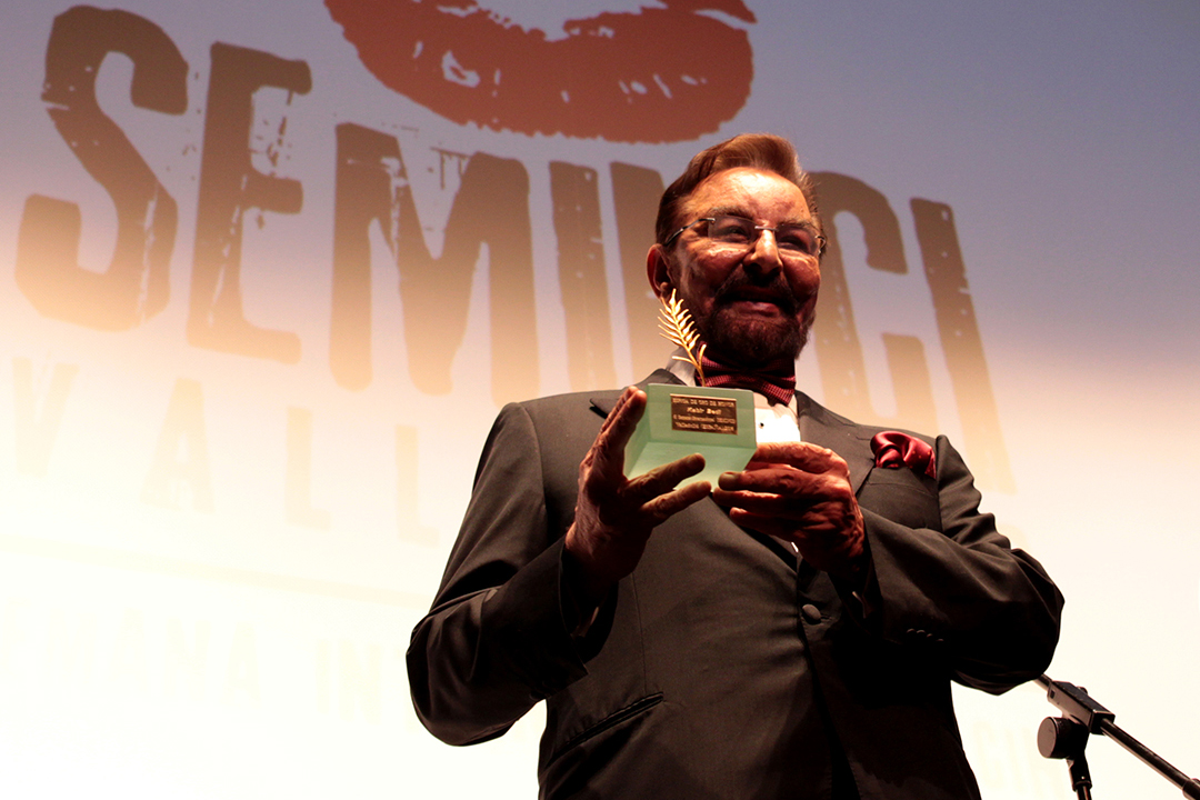 SEMINCI | Festival de Cine (@seminci) on Twitter photo 📚El actor indio Kabir Bedi, mundialmente conocido por dar vida a "Sandokan", es hoy la estrella invitada de la <a href="/FerialibroVLL/">FeriaLibroVLL</a>. Bedi, que ha actuado en 130 producciones, recibió en 2016 la #EspigadeHonor de Seminci 🌾
⏰18:45h
📍Círculo de Recreo
➕info👉🏼ow.ly/EKH850OEYZJ 📚El actor indio Kabir Bedi, mundialmente conocido por dar vida a "Sandokan", es hoy la estrella invitada de la <a href="/FerialibroVLL/">FeriaLibroVLL</a>. Bedi, que ha actuado en 130 producciones, recibió en 2016 la #EspigadeHonor de Seminci 🌾
⏰18:45h
📍Círculo de Recreo
➕info👉🏼ow.ly/EKH850OEYZJ
