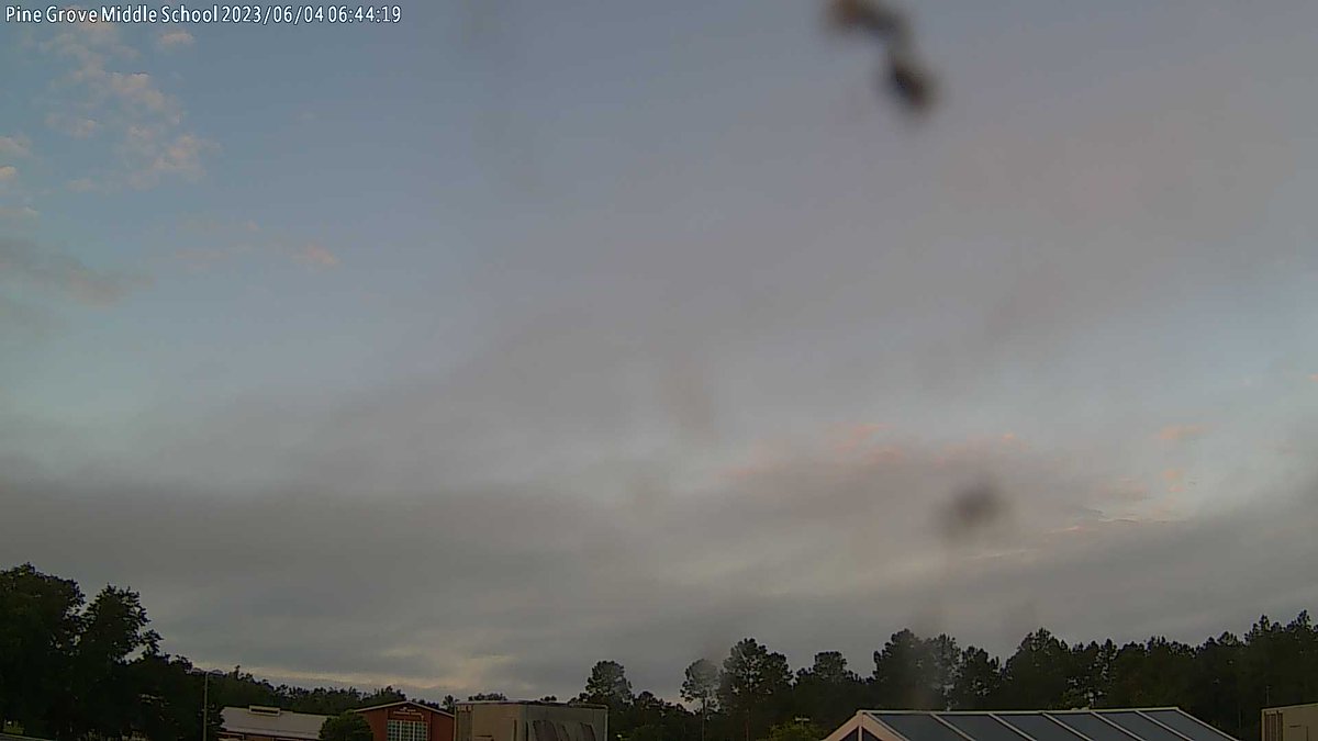 Pine Grove Middle School at sunrise and it's 68.9 F.