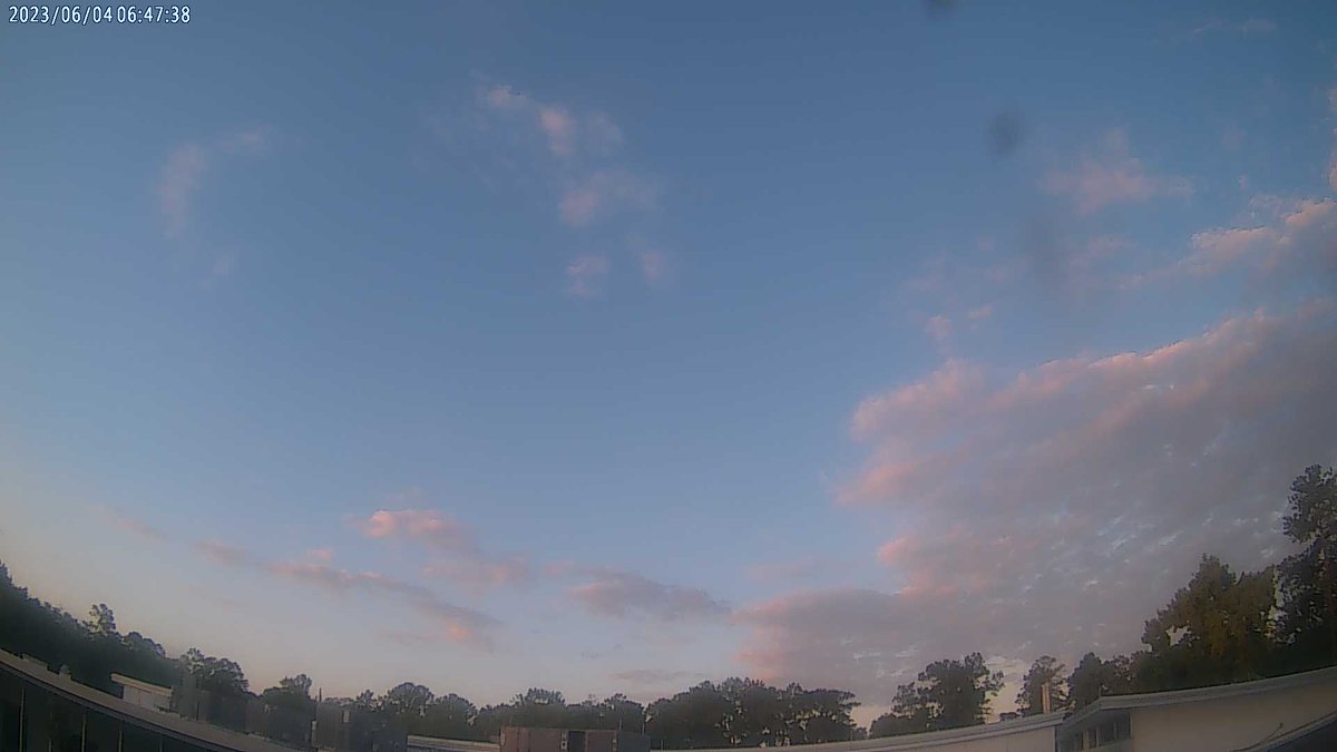 MaclayWxSTEM's tweet photo. Maclay School at sunrise and it's 70.6 F. https://t.co/gEVP6LPhkE