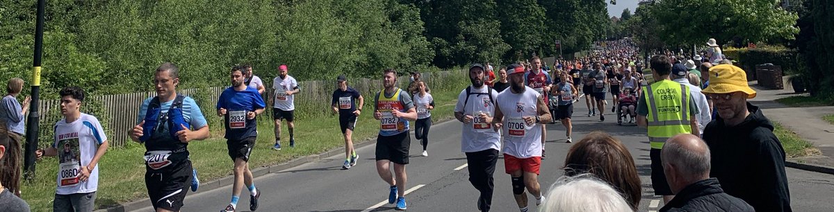 Amazing to see thousands of people running in the @suttonfunrun to raise money for so many worthwhile causes. 

Good luck to my amazing husband @philarkinstall who is runnning for the @UKSepsisTrust. 

#charity #sepsis