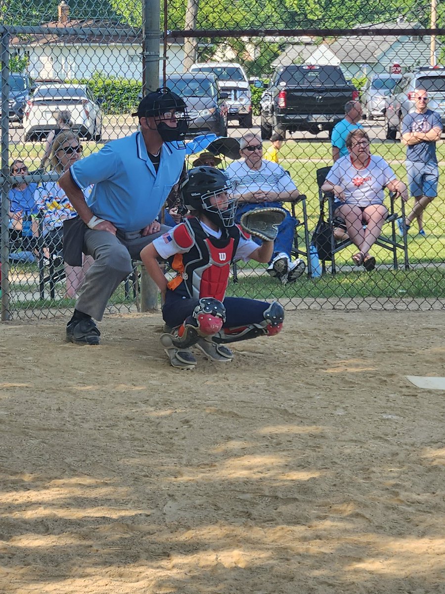 MehozonekSteve's tweet image. The first of many sister pitcher &amp;amp; catcher duos. Addy pitched her first game and had 2 K&apos;s and Ash was catcher all game. #titansfastpitch #alwayshavefun #prouddad