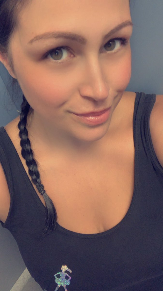 x_JustMe_xxx's tweet photo. Always love dance comp Sundays… even when I’m bog eyed from no sleep.. sleeps overrated anyway!!  😂 
💃💕🏅🏆⭐️
#Morrisdancing 
#DancingQueen 
#DanceComps https://t.co/uMQF2xgDu7