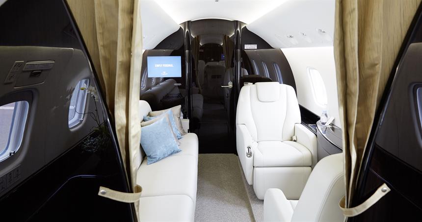 LebanonJets's tweet photo. #DAZUR of AirHamburg Private Jets we have seen many times before is arriving into #Beirut the looooooooooooooooooong way 'round avoiding Syrian airspace https://t.co/9pi6dUteZu