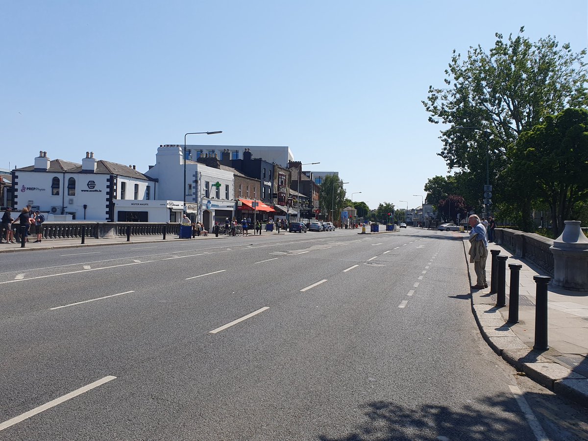 ray_cun's tweet image. How nice could Ballsbridge be without five lanes of traffic?