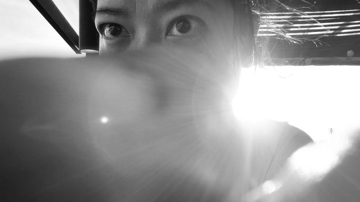 ad_acherry's tweet photo. ถ้าไม่บังเอิญก็ไม่รู้จะถ่ายมุมใด #selfie #blackandwhite #iLuckyNumber #swingbar #chingcha https://t.co/cfxrn3YMf0