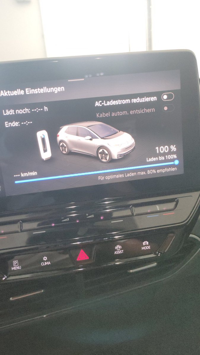 Gestern hab ich beim #ID3 das Ladelimit über die App noch auf 90% gestellt. Hat trotzdem auf 100% geladen. Jetzt muss ich ihn also vollgeladen in die Sonne stellen. So kann man sich durch scheiß Software die Batterie ruinieren. Top Job @VW 👏