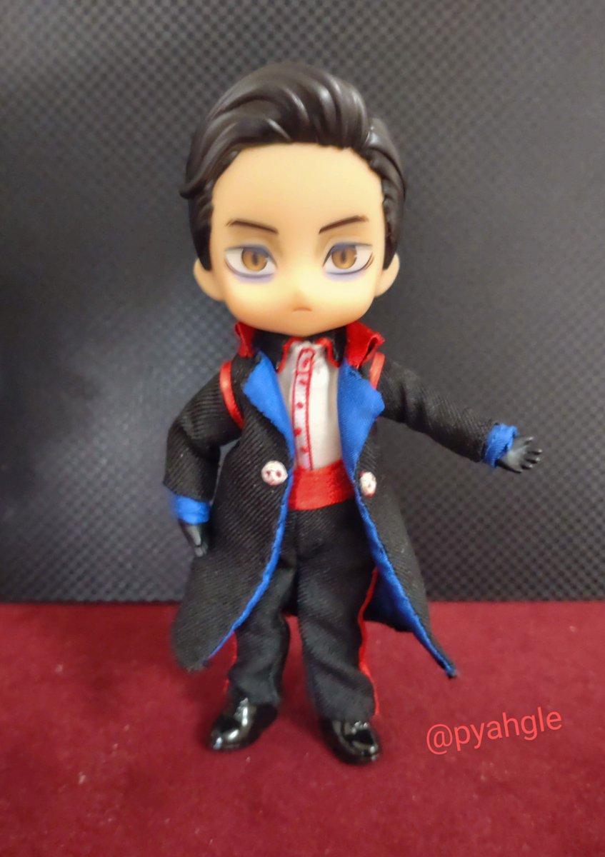 pyahgle's tweet photo. 🍎私の名前は🍎。女王様の第一の配下です。以後お見知り置きを。林檎を両手に持ってクロスすればTLの皆さんも私達と同じ #ねんどろいどどーる になれるかもしれません…もっとも真っ赤な嘘かも知れませんがハハハッ！！
…精々頑張ってみてくださぁーい。

🍎さん完成しました！
#手下ハンドメイド部 https://t.co/wD5AtGxQ0w