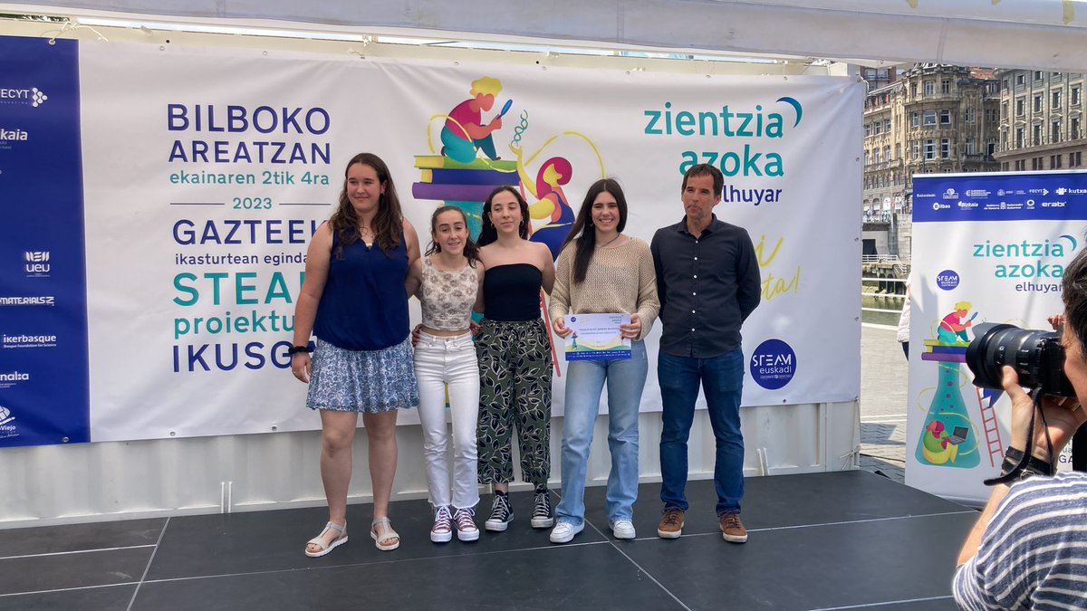 Arratia BHI-k “Ciencia en acción” (<a href="/cienciaaccion/">Ciencia en Acción</a>) saria irabazi du “Mendikateak eraikiz” lanarengatik. Zorionak!
#ElhuyarZientziaAzoka #saribanaketa