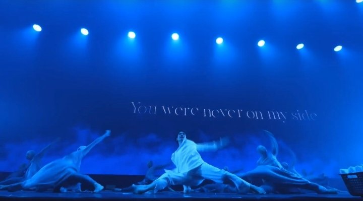 caffeinecheese's tweet photo. My new fav performance of him is No Time to Die. It's  just. . . Majestic....

#THEREBORNOFBUILD 
#BuildThe1stSoloConcert https://t.co/ebQJOItj1j