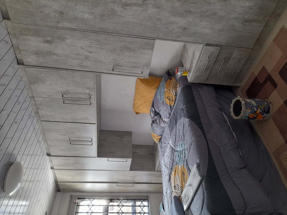 el_christar's tweet photo. Built-in Wardrobe 
R30 000 material and labour. https://t.co/bdu0nAEKcf