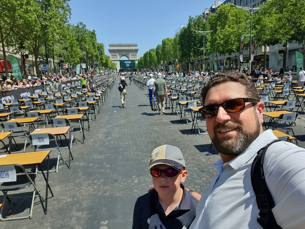 Aujourd'hui, c'est retour en classe pour la grande dictée. Et mon grand vient avec plaisir en plus :)