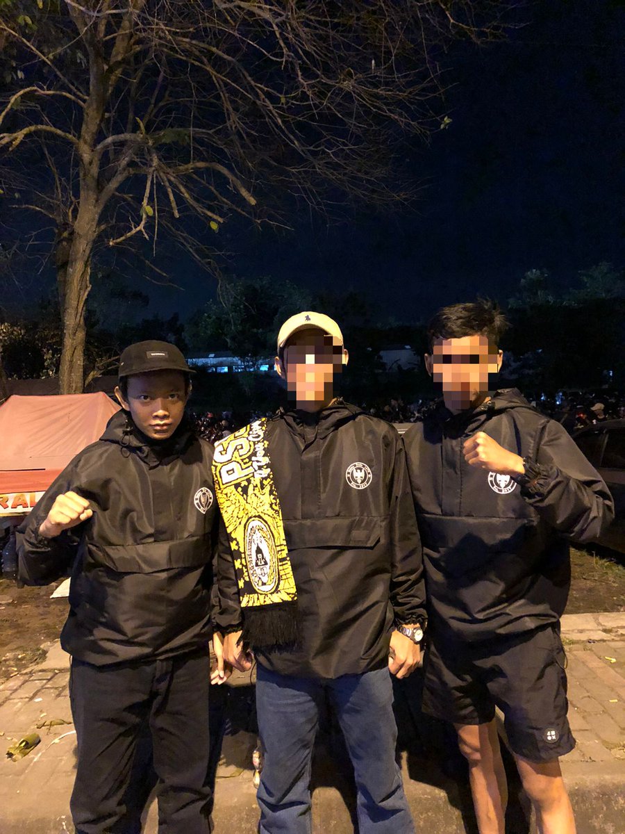 Inna lillaahi wa innaa ilaihi raaji'uun,telah berpulang teman,saudara,keluarga kami AJI NURFAUZI.Semoga almarhum dilapangkan kuburnya dan diterima segala amal baiknya.

Berbahagialah disana ji,kawan-kawan yang akan meneruskan semangat&amp;perjuanganmu.