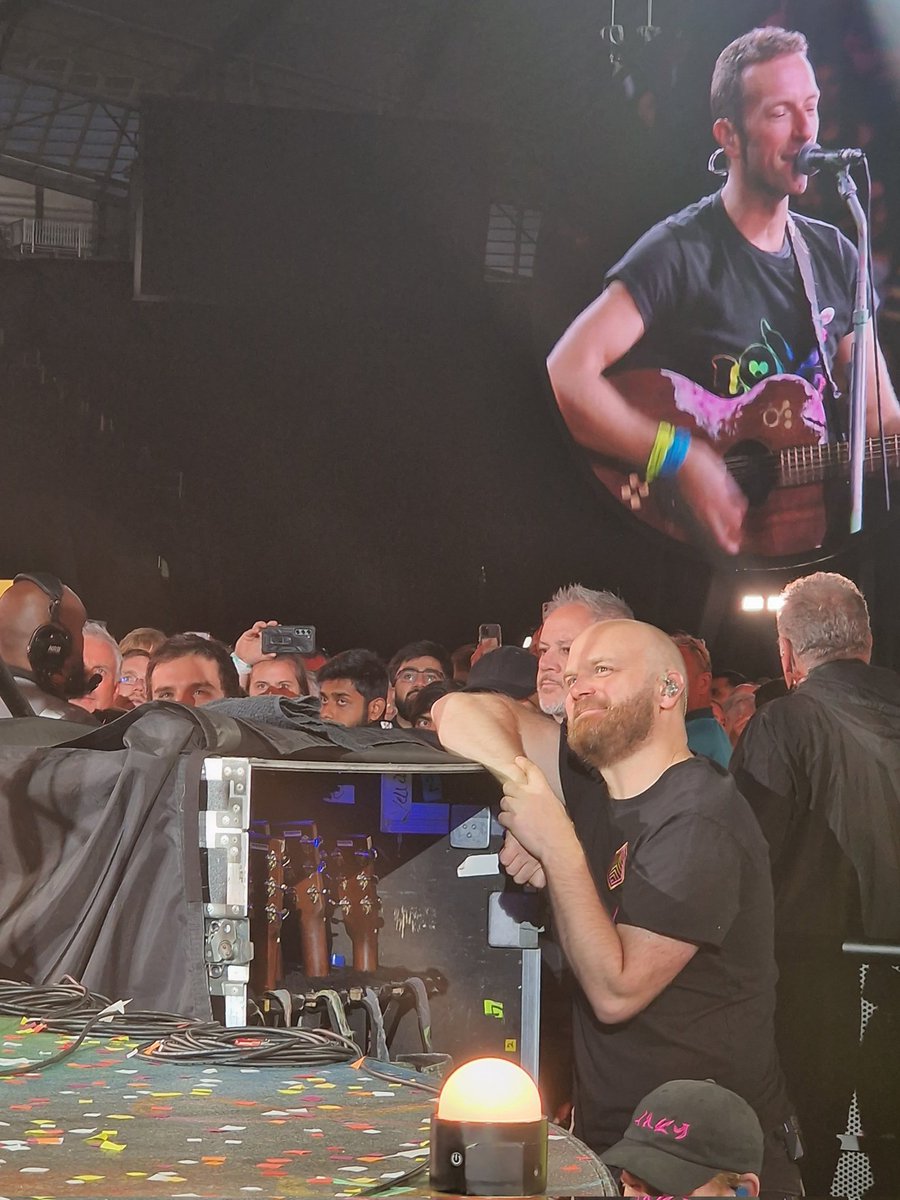 Chris and Will 🥹 last night #ColdplayManchester, last show tonight ❤️