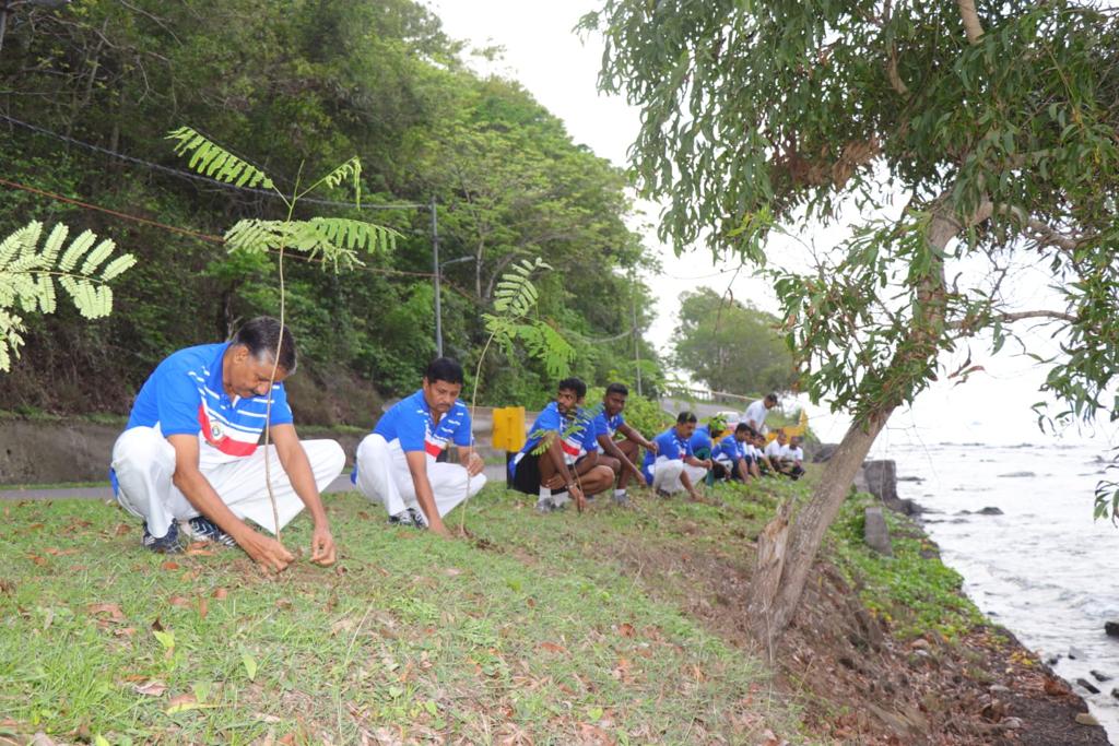 @IndiaCoastGuard Regional Hq (#Andaman & #Nicobar), #PortBlair, organised a series of events, celebrating #MissionLiFE and as run-up to #WorldEnvironmentDay. The events included #RunForFun, Bicycle Rally, Open Sea Swimming, tree #Plantation Drive and Beach Cleaning efforts.