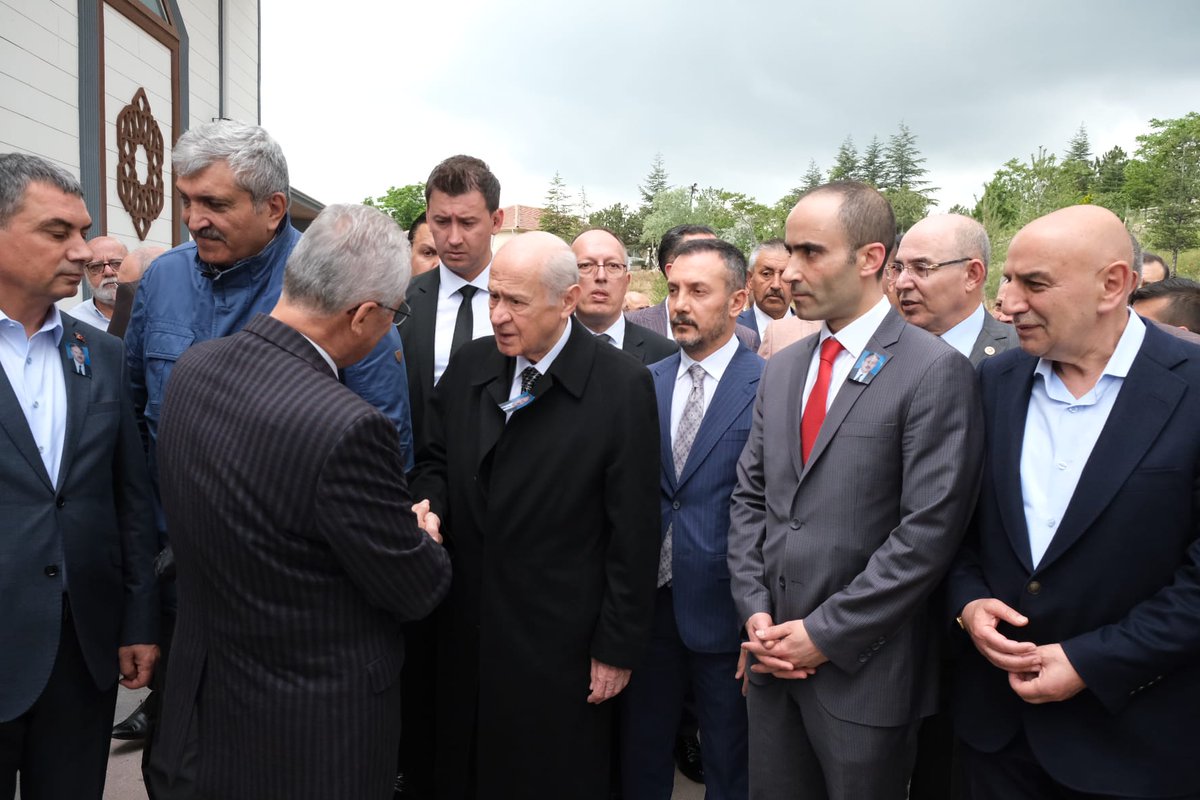 Genel Başkanımız Sayın Devlet BAHÇELİ, 19. Dönem Yozgat Milletvekilimiz Yaşar ERBAZ'ın Gölbaşı Mezarlığı Camii'ndeki cenaze törenine katıldı. Vekilimize Allah’tan rahmet, yakınlarına ve camiamıza başsağlığı diliyorum.