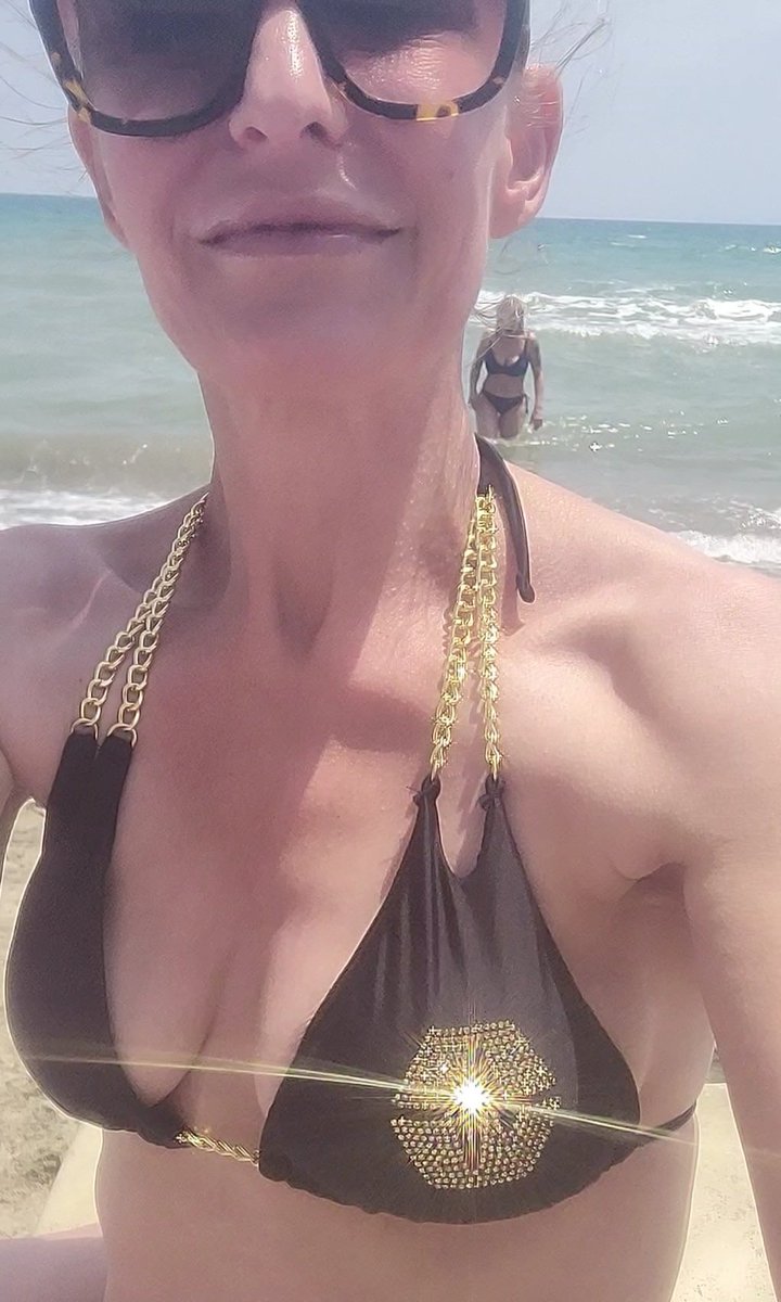suzannehexican's tweet image. Enjoying life 🍹with #PulseChain and having the #timeofmylife 🔥🍹🔥with my #family. Just #hodl your #PLS #PLSX #HEX and all of your copied #eth #cryptocurrency you got from the largest #airdrop in history and you'll be fine 😎💪🏼. 
THE FUTURE WILL SHINE BRIGHT WITH #PULSECHAIN ⭐️