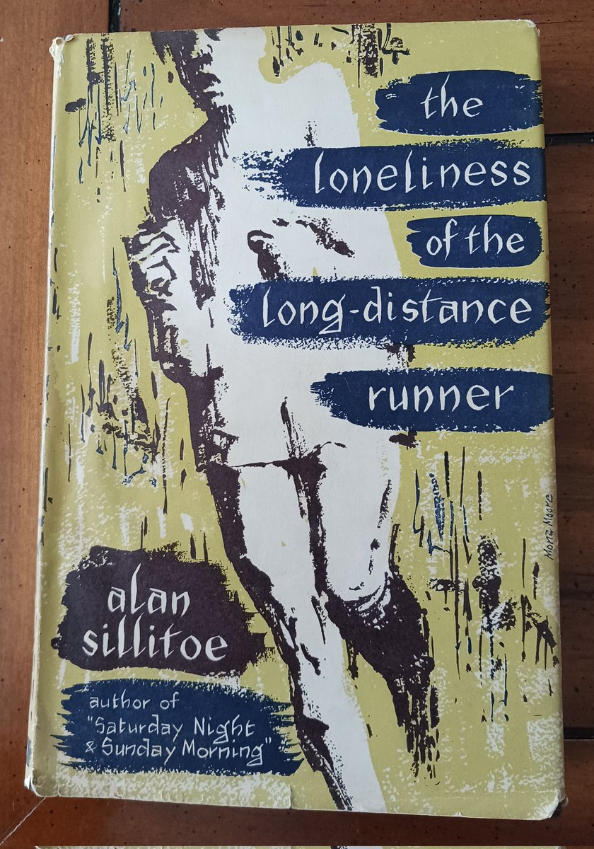 Look what I picked up at a Hamlet book sale yesterday! Has anyone read it before?
#Runningdad #RunningBook
