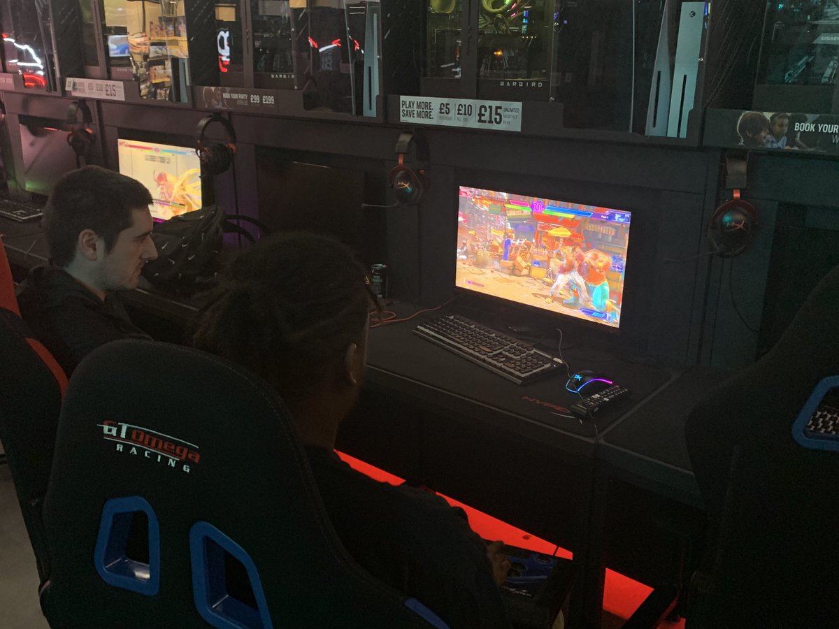 It’s starting to fill up at <a href="/BelongBhamNewSt/">Belong Birmingham Bruisers</a> as we get ready for our 1st #SF6 event, Drive Rush! The stream will start at 1:30pm and the main tournament will start at approx 2pm! 🔥💪

Stream: twitch.tv/electronicdojo
Brackets: start.gg/driverush