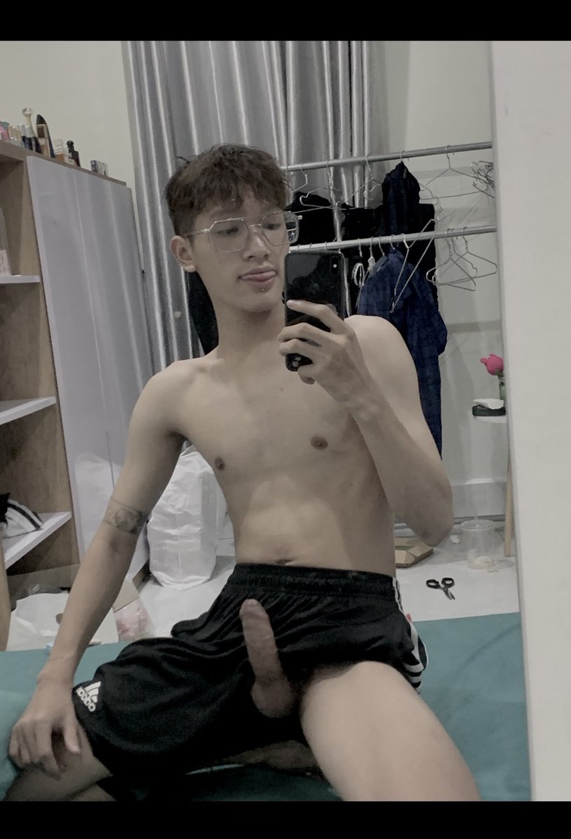 Nlong120106's tweet photo. Sad boy vũng tàu 🥲 https://t.co/vov0P1jAmY