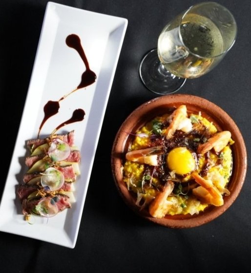 AmbrosiaHTX's tweet photo. Small bites, big flavors!

#ambrosia  #asianfusion  #tapas #tapasrestaurant #houstonfoodies  #foodielover  #culinarydelights #houstontx #houstonfood #houstonrestaurants #htxfood #htxfoodie #houstonfood  #shoplocal #womanowned #restaurant  #montrosehouston #montrosefoods  #sunday https://t.co/Fe4gGqnjgy