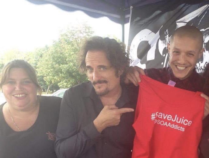 SOAMediaAddicts's tweet photo. Hey everyone please join me in wishing @Theorossi a very happy birthday. ❤️🎉🥰 and tweet me your favourite pic with Theo! Let’s flood the timeline with great memories! I’ll go first 🥳 #Juice #SaveJuice #SOA #SOAFX #SonsOfAnarchy #BehindTheScenesGene #ReaperReviews #SAMFAM https://t.co/fXCIYeYpvu