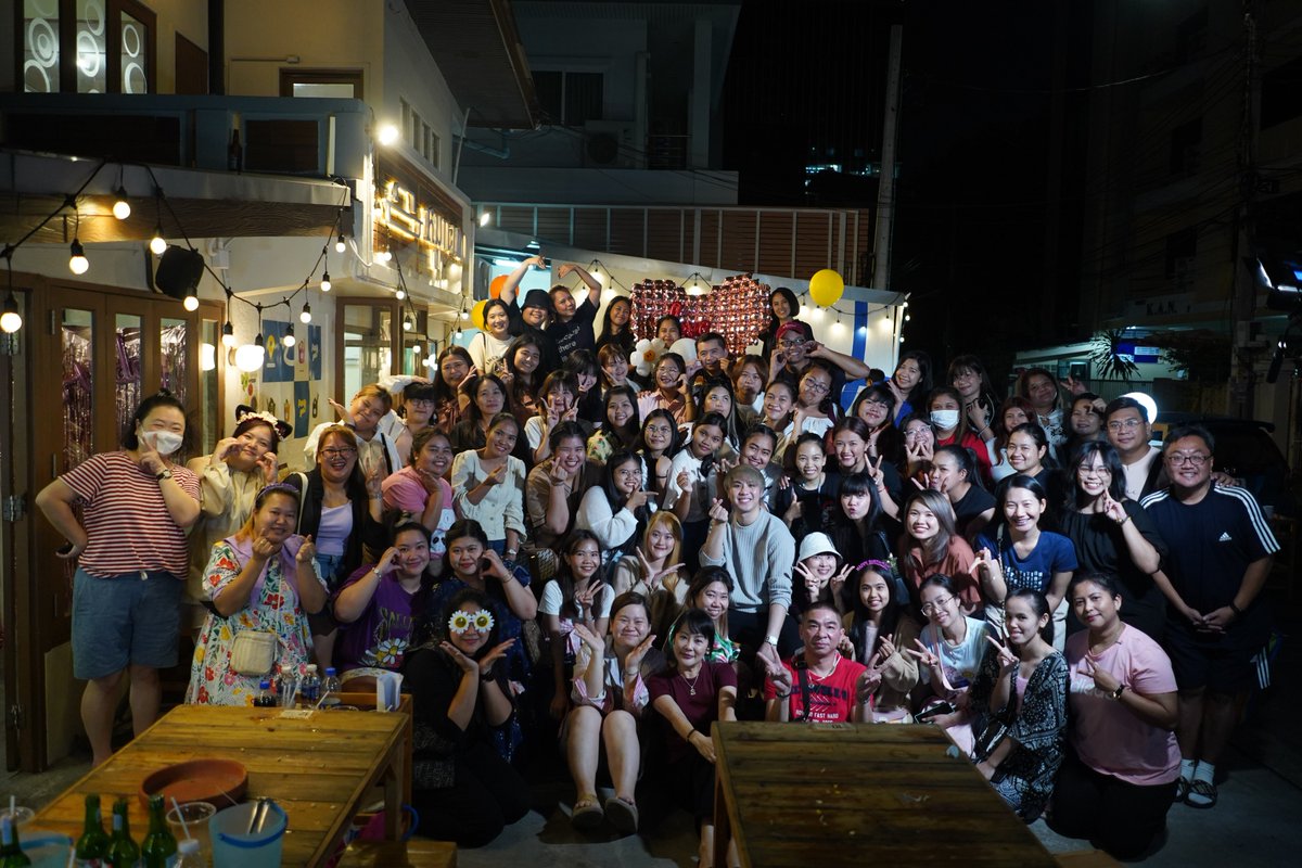 ขอบคุณแฟนคลับทุกคนนะครับที่มาร่วมอ้วนไปด้วยกันในวันนี้นะครับ รัก #whitewo ไปนานๆนะครับ ถ้าผิดพลาดประการใด ทางบ้านขออภัยไว้นะที่นี้ หวังว่าทุกคนจะอิ่มท้องและอิ่มความสุขกับการเจอน้องนะครับ

#Whitewo28thBDParty
#whitewo