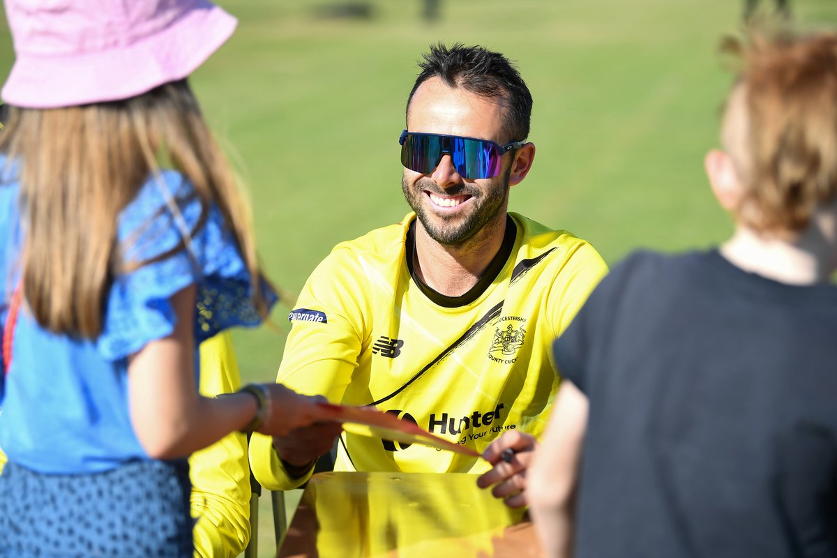 Gloscricket's tweet image. This club 😍

#GoGlos 💛🖤