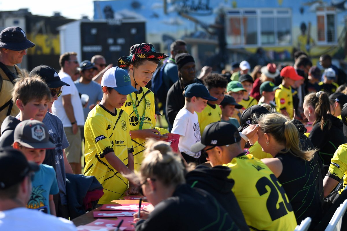 Gloscricket's tweet image. This club 😍

#GoGlos 💛🖤