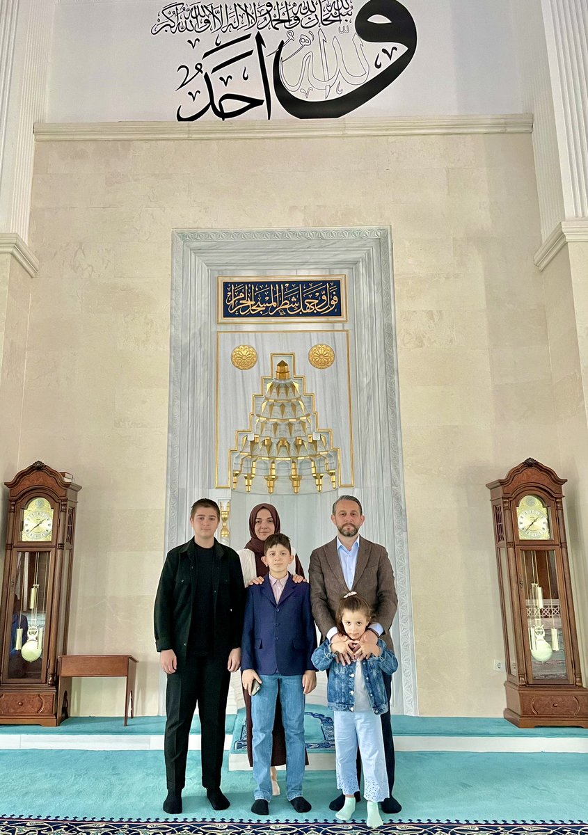 AVM yerine CAMİ kültürü (223.cami) “Bir Aile Geleneği” Cami: H.Mehmet Ali Öztürk Camii (2016) Yer/Trh: Kuzguncuk-Üsküdar/28.05.23 Vakit: Öğle Namazı ahmetkaan.info #meselemizneslimiz #haftasonuetkinliği #haftada1gün1saat1vakitaileyle