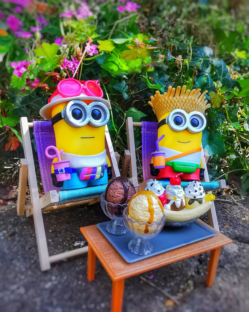 Banana split, anyone? 🍧🍨🍌

@OriginalFunko @FunkoEurope #funkofamily #funko #funkoPop #FOTW  #FOTM #funaticoftheweek #funkofunatic   #despicableme #minions #minion #minion #relax #sundae #icecream #sunshine #tourist #tourists #minionjerry #miniondave