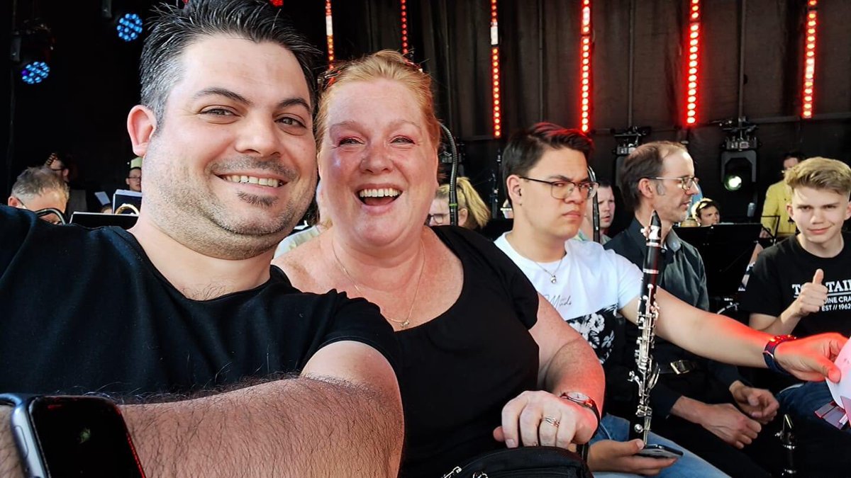 HMC_Helmond's tweet photo. Nagenieten van een geslaagd muzikaal feestje 🎶❤️🎉 https://t.co/XECCo354sP