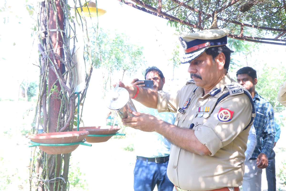 Dr. Rakesh Singh, IPS on Twitter "Put food and water for the birds 