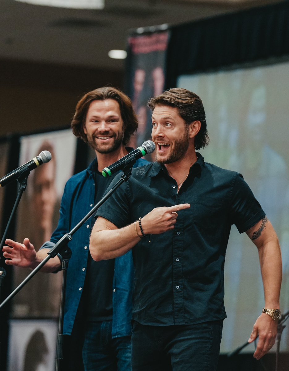 Jensen demonstrating how the rebar could’ve gone under his arm instead. 

“Well that would’ve been bad!” *continues fighting* #SPNChi