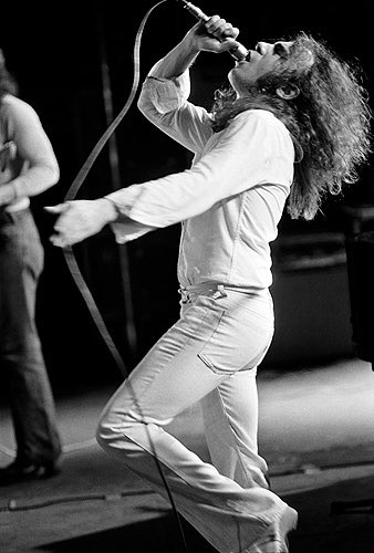 OfficialRJDio's tweet photo. 1975 🤘🏼 https://t.co/w23xamzIQy