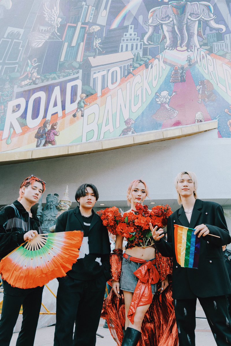 George_rmt's tweet photo. We are human and equal 🏳️‍🌈
#ForYourPride #พื้นที่ของคุณ #bangkokpride2023
#George4MIX https://t.co/ZePFPXmO4d