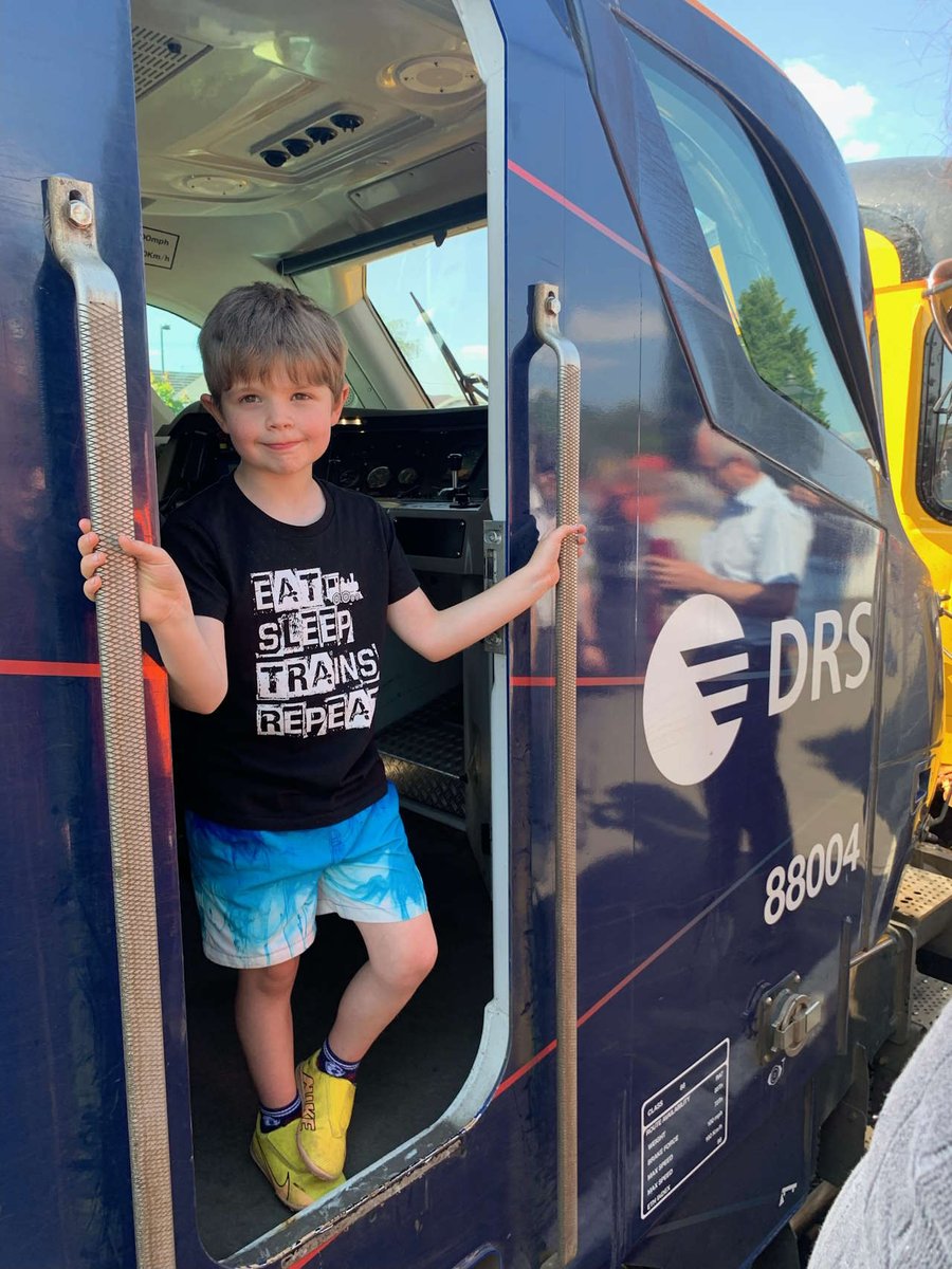 railadvent's tweet photo. Train mad eight year old gives boost to Severn Valley Railway Survival Fund https://t.co/2DDYhXZBEr #railway #rail #train #shropshire #SevernValleyRailway #SpringDieselFestival https://t.co/OBvGuh2Kkl