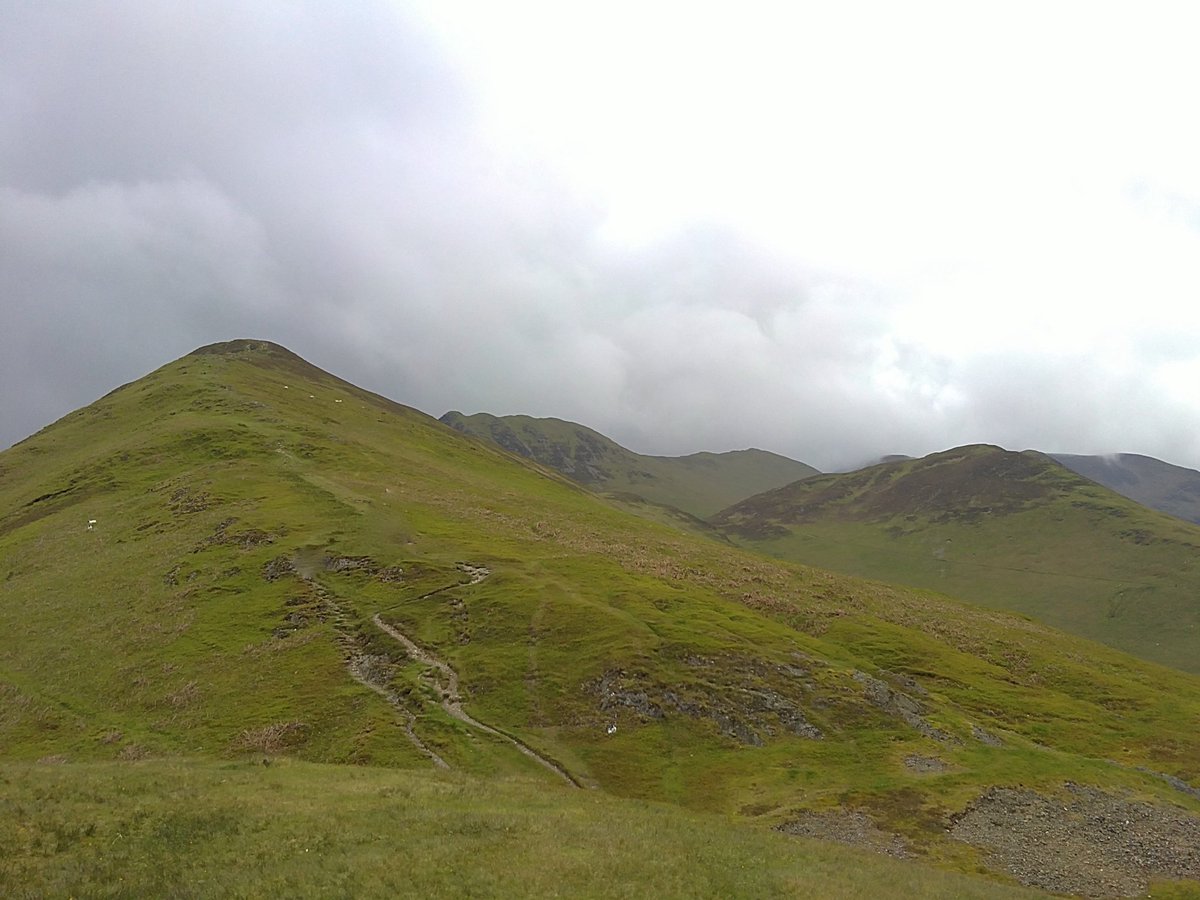 A Wainwright a Day
 
155 of 214: Barrow (left)

Moody days of clag and earth. We must accept these facets of the hills.

#wainwrights #wainwrightbagging #wainwrightwalks #lakedistrict