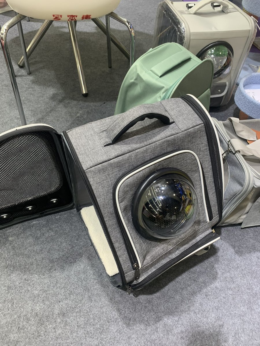 10 years of pet supplies factory, mainly producing pet beds, pet backpacks, and cat trees. WhatsApp:+8613911208947