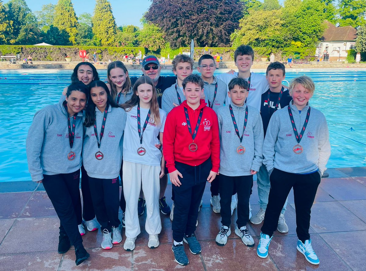Bronze medals for our U15 mixed team at the @cs_wpc water polo festival at @lidocheltenham. We had a great time, thank you for organising such a fantastic event. And well played to all the teams. #ProudPastBrightFuture #ManibusPedibusque #WithHandsandFeet